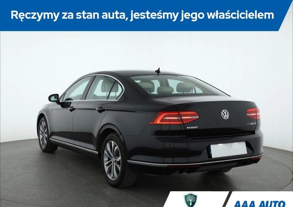 Volkswagen Passat cena 74000 przebieg: 87208, rok produkcji 2016 z Sobótka małe 254